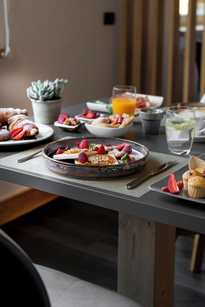 Фото X Alp Hotel