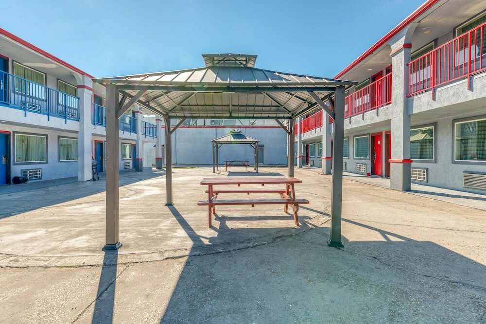 Фото Oyo Hotel Rosenberg Tx I-69