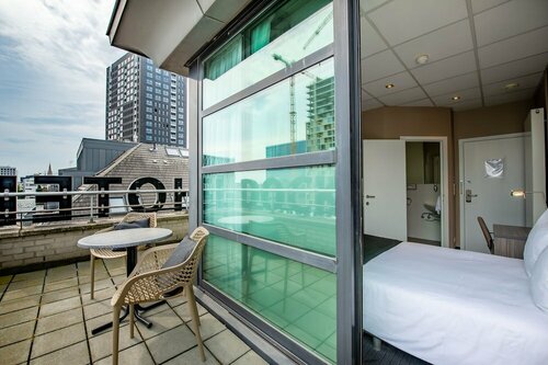 Гостиница Hotel Docklands в Антверпене