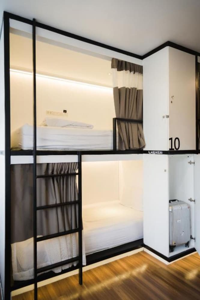 Фото The Common Hostel