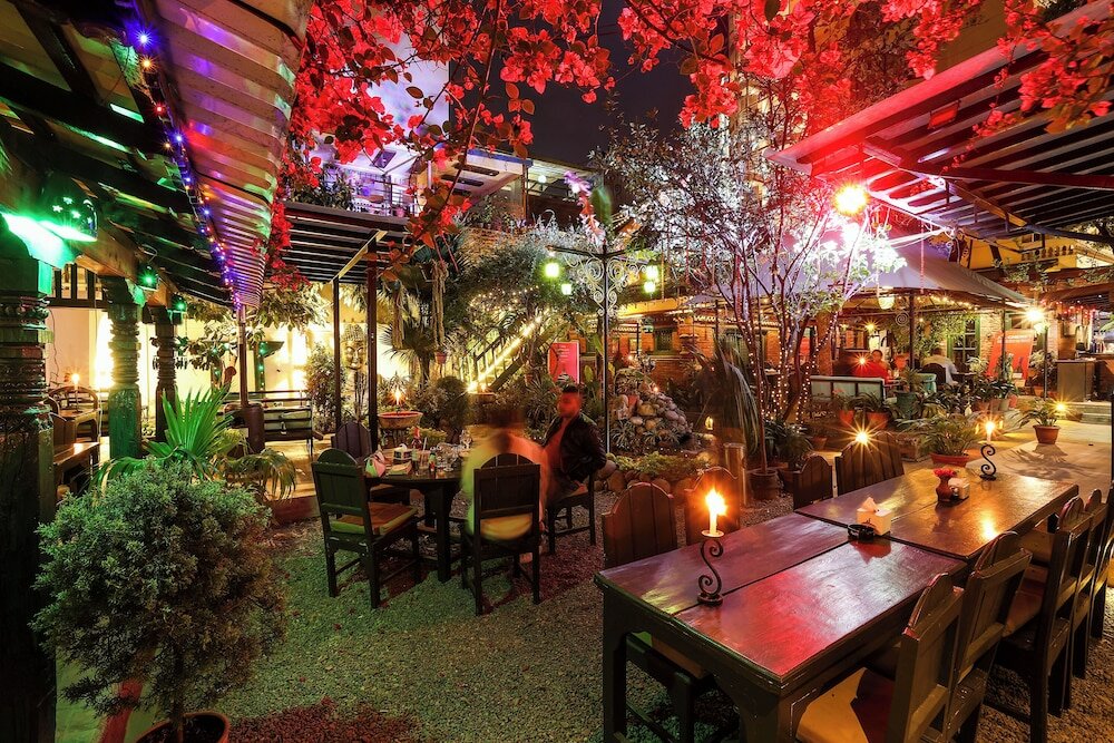 Фото Hotel Himalayan Oasis