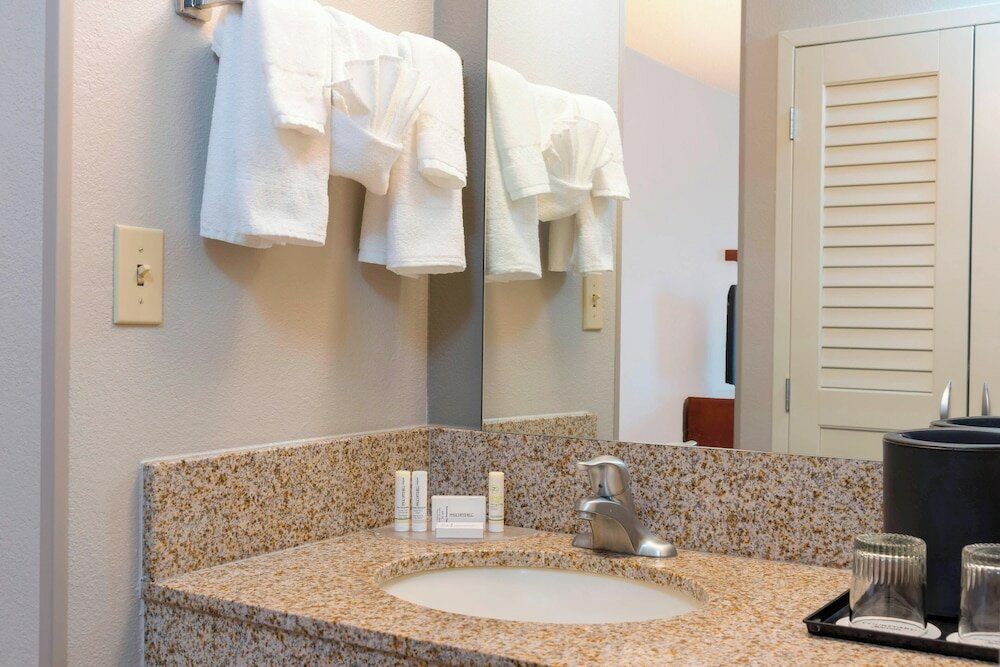 Фото Courtyard by Marriott Louisville Downtown