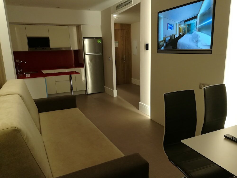 Фото Hotel SPA Ciudad de Binefar