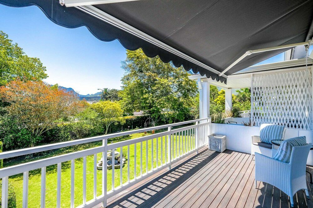 Фото No. 10 Caledon Street Guest House