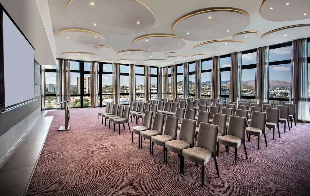 Фото Avani Windhoek Hotel & Casino