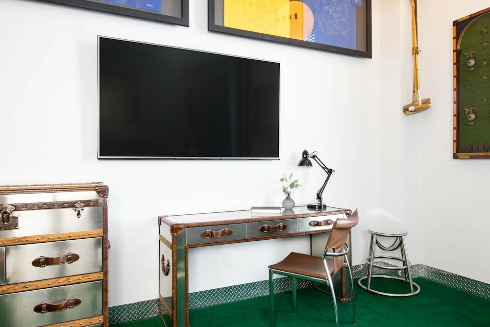 Фото Retro Suites Hotel