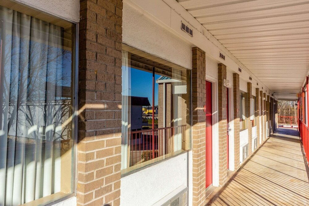 Фото Econo Lodge Meridian