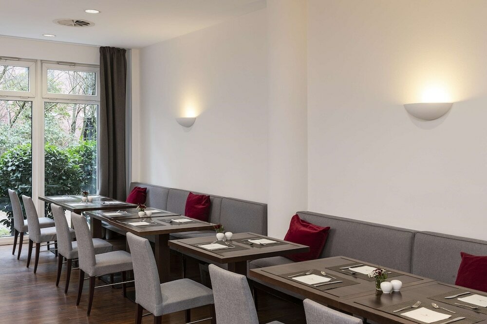 Фото Nh Collection Hamburg City