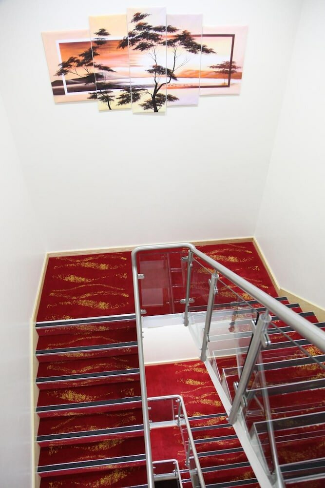 Фото The Cambridge Hotel