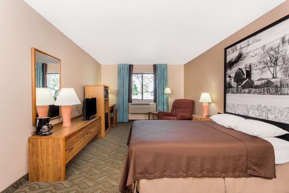 Фото Super 8 by Wyndham Dodgeville