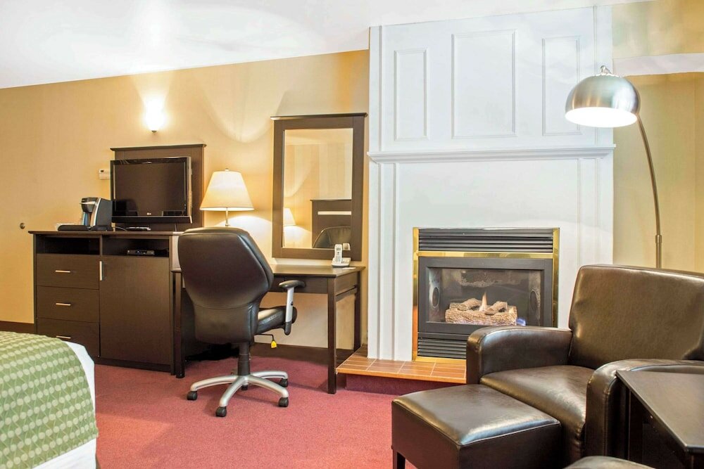 Фото Quality Inn and Conference Centre