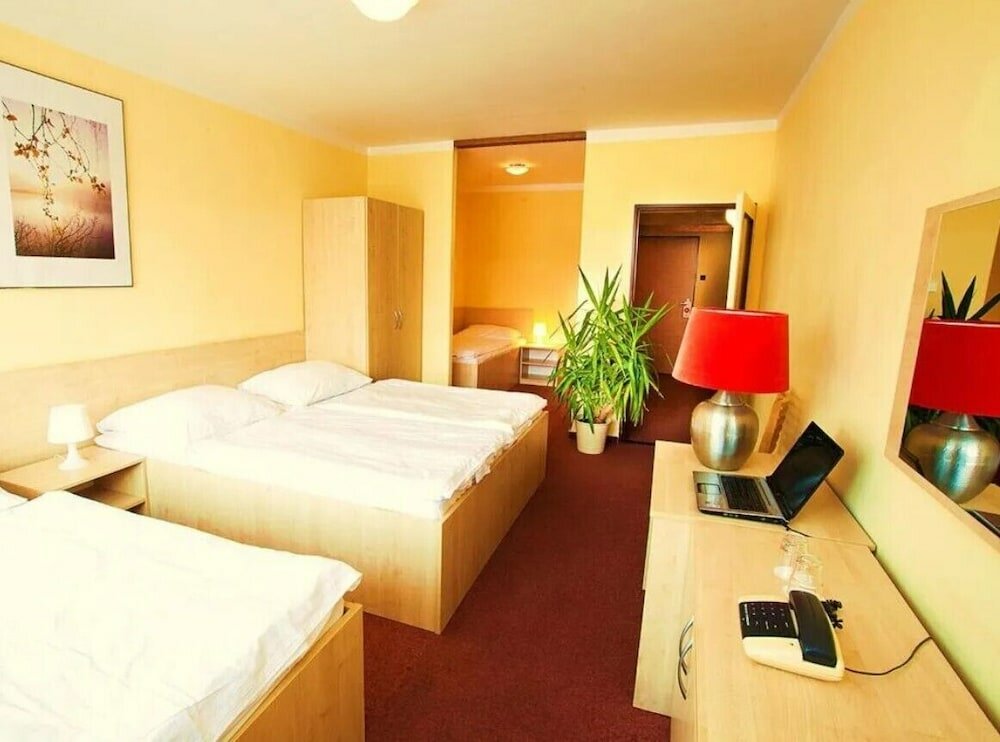 Фото Hotel Charles Central