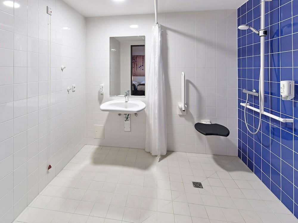 Фото B&b Hotel Köln-Troisdorf