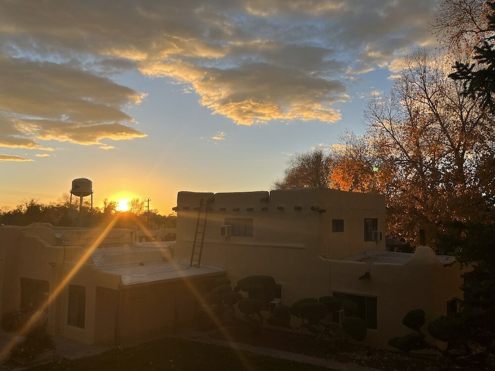 Фото El Pueblo Lodge