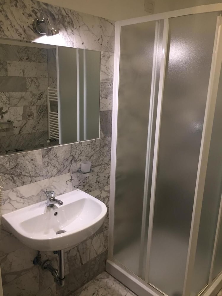 Фото New Generation Hostel Rome Center