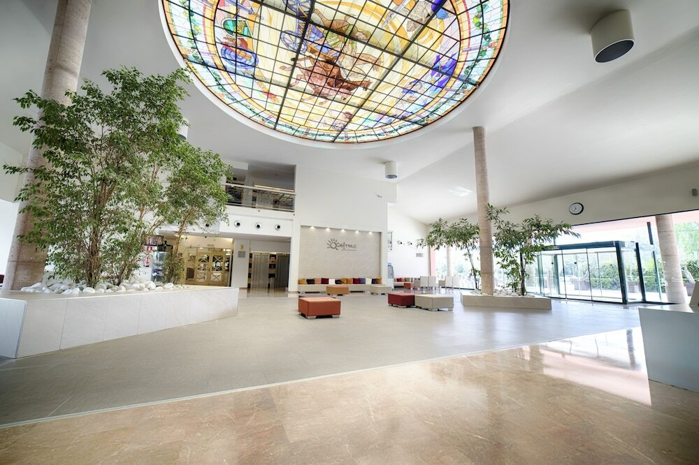 Фото Ohtels Vil·la Romana