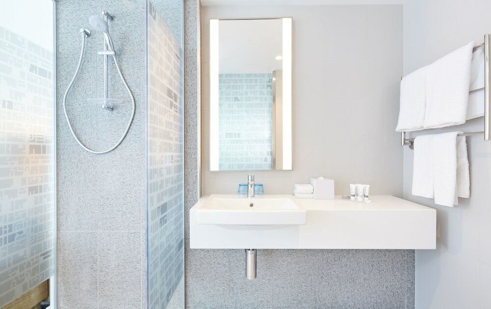 Фото Holiday Inn Express Adelaide City Centre