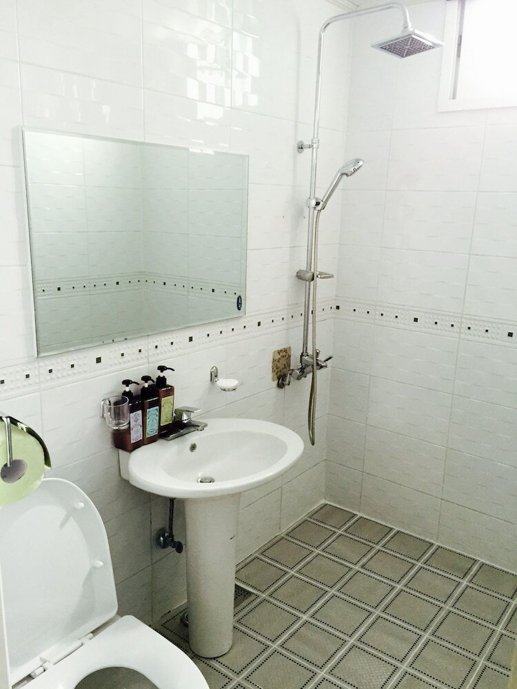 Фото Grim Garden Guest House