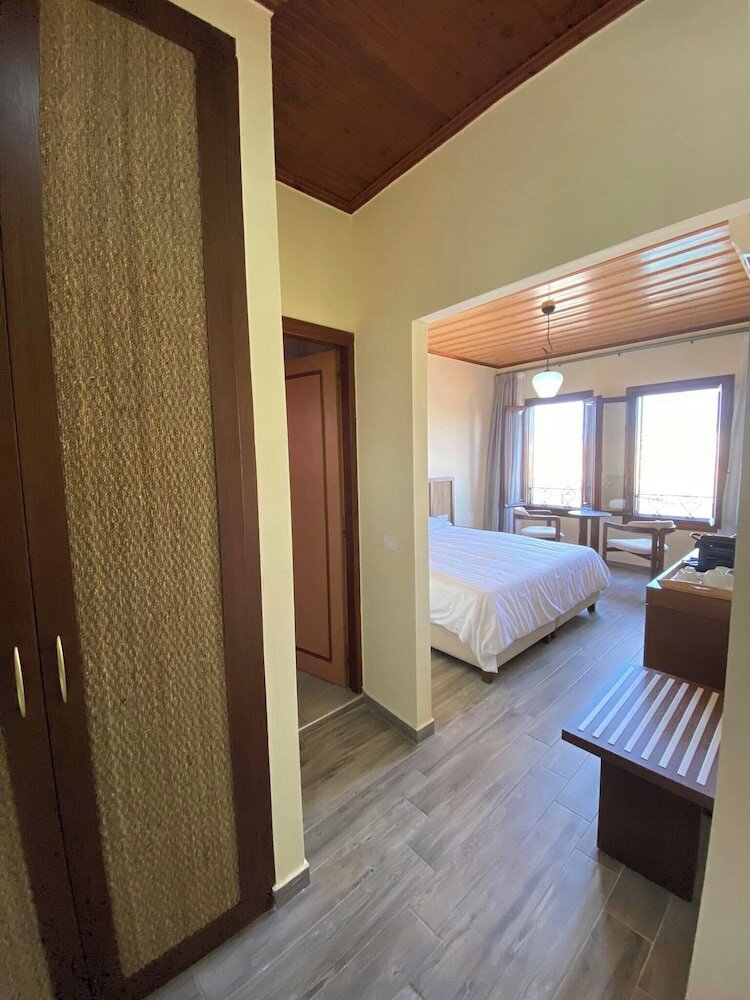 Фото Helena Hotel