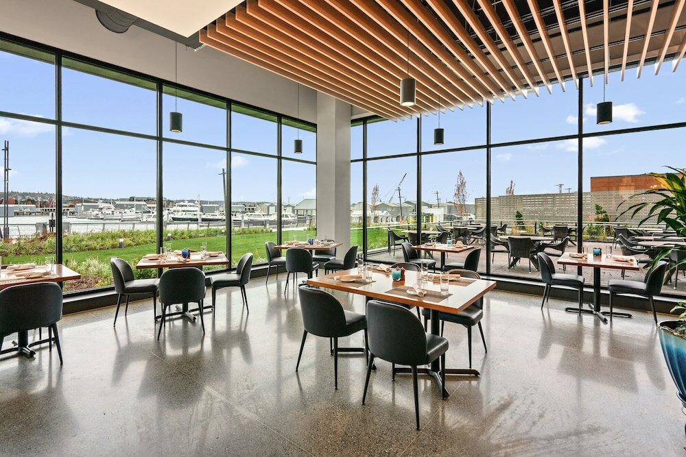 Фото Hotel Indigo Everett - Waterfront Place, an Ihg Hotel