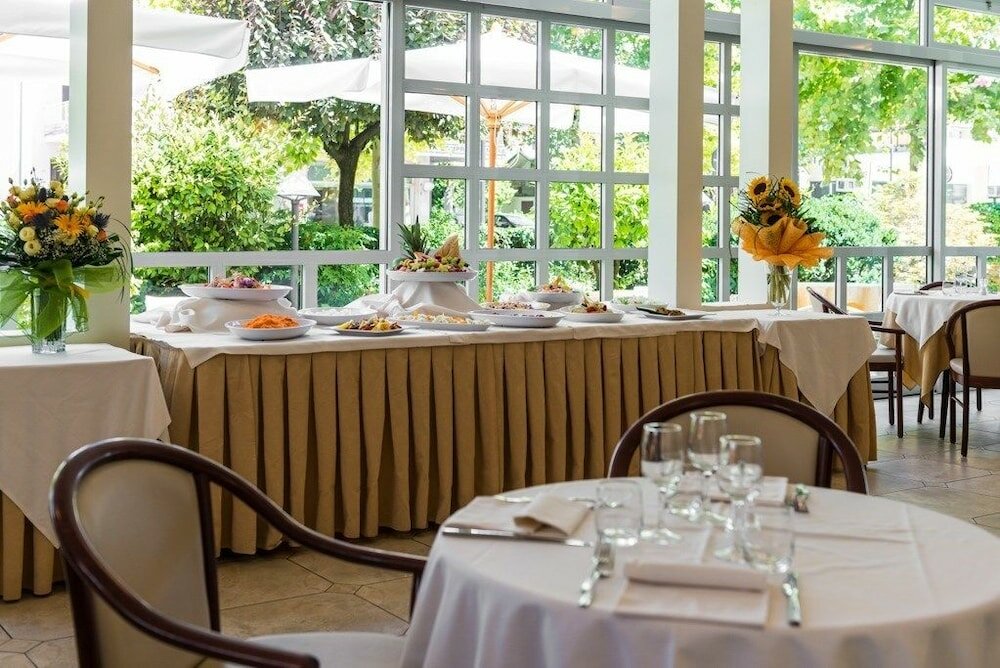 Фото Hotel Athena