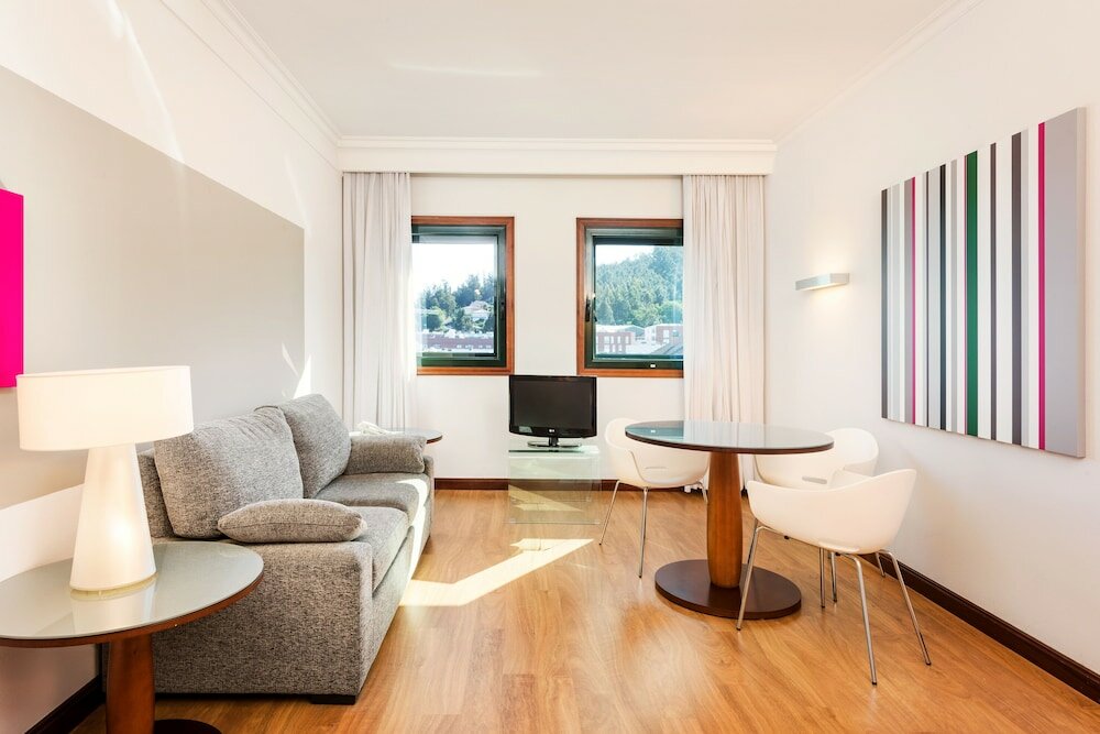 Фото Hotel Santiago Plaza Affiliated by Meliá