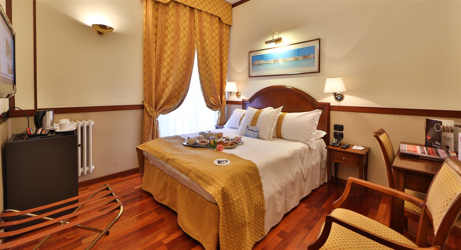 Фото World Hotel Casati 18