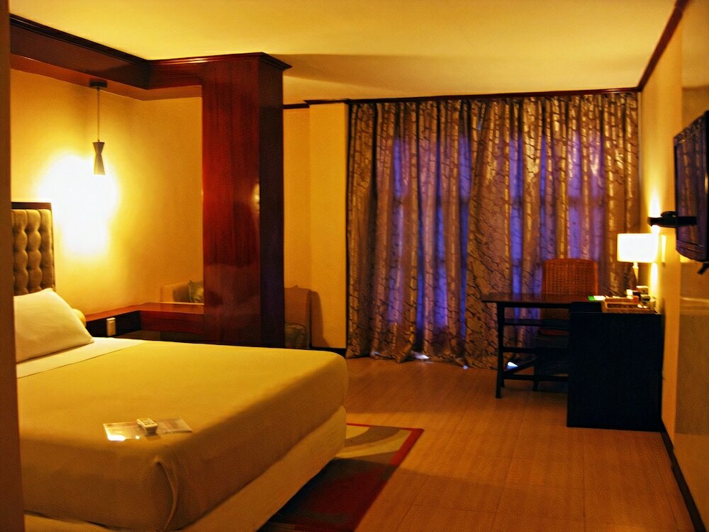 Фото Dulcinea Hotel and Suites