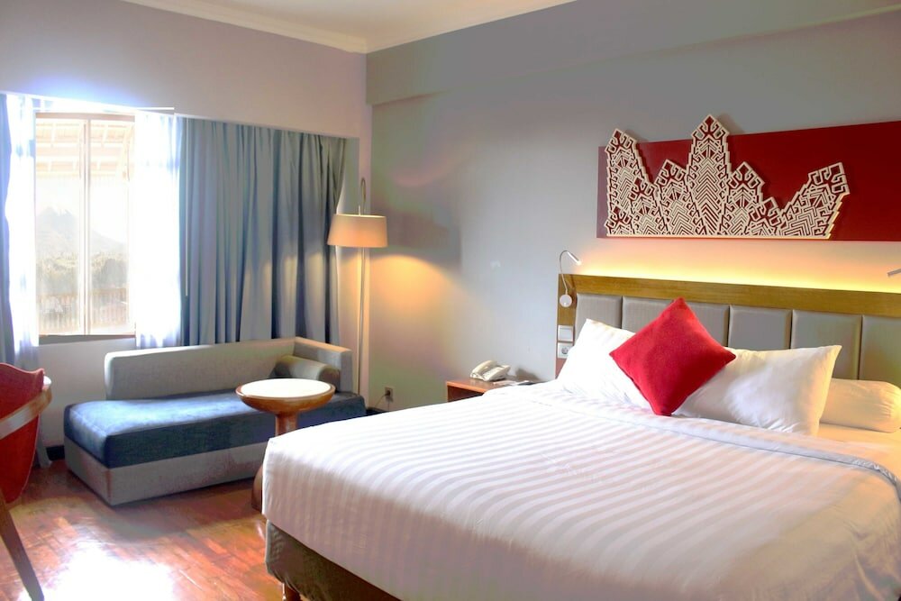 Фото Novotel Bukittinggi