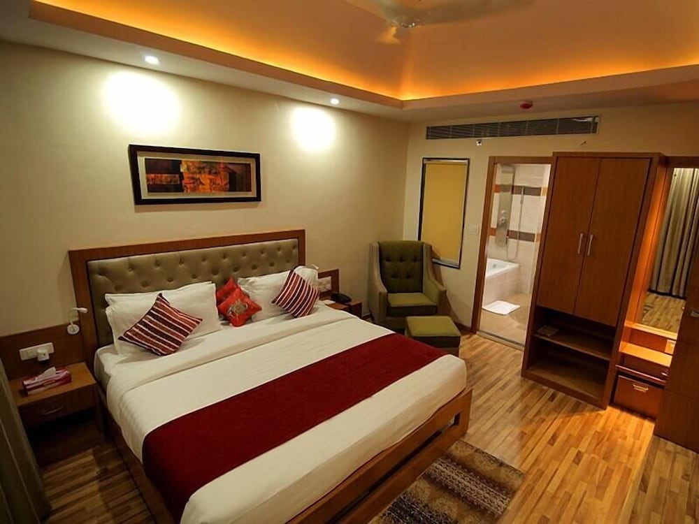 Фото Hotel Hampi International