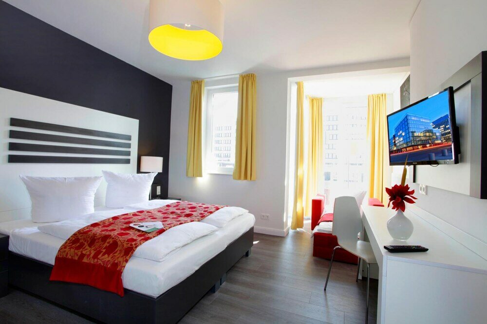 Фото отеля 2