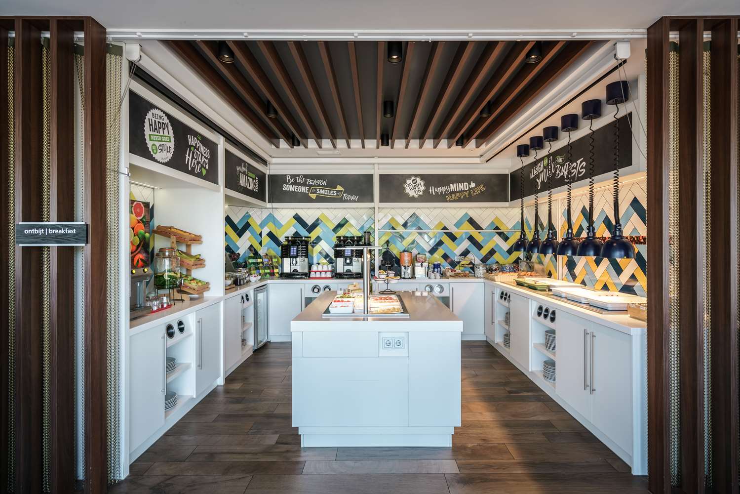 Фото Hampton by Hilton Amsterdam Centre East