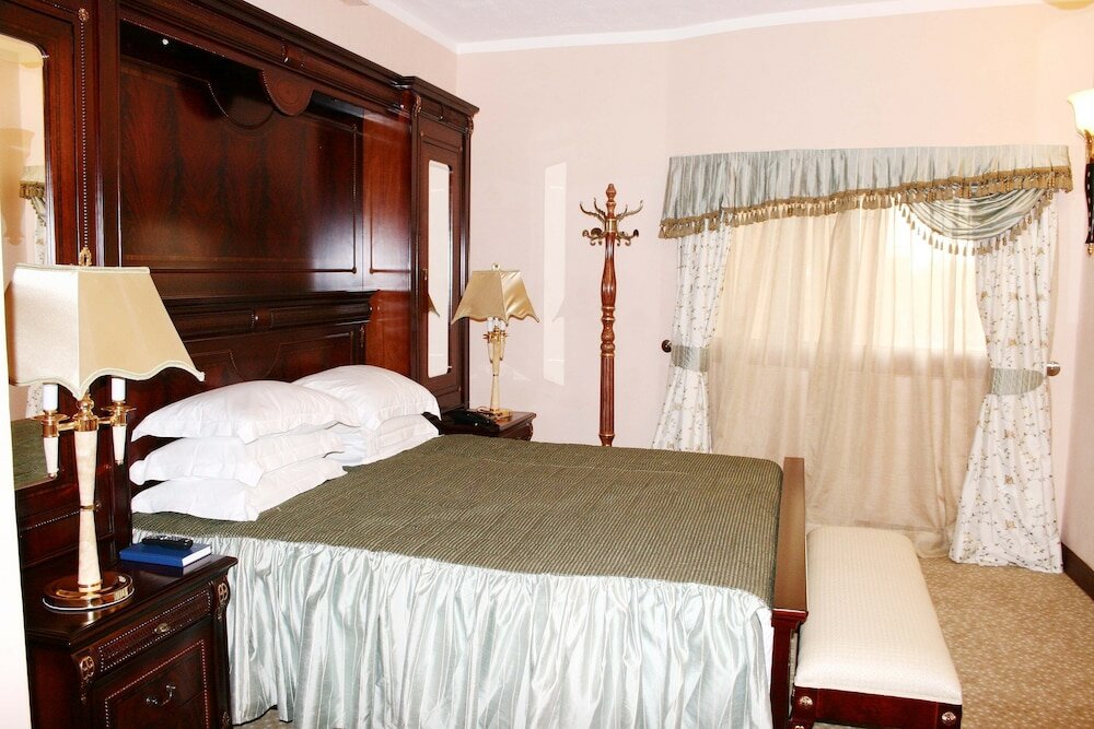 Фото Imperial Royale Hotel