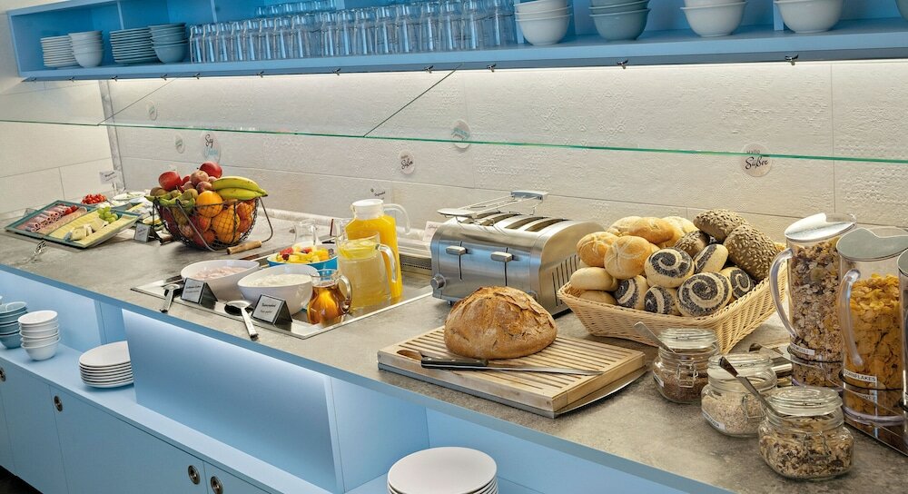 Фото Styles Hotel Nördlingen