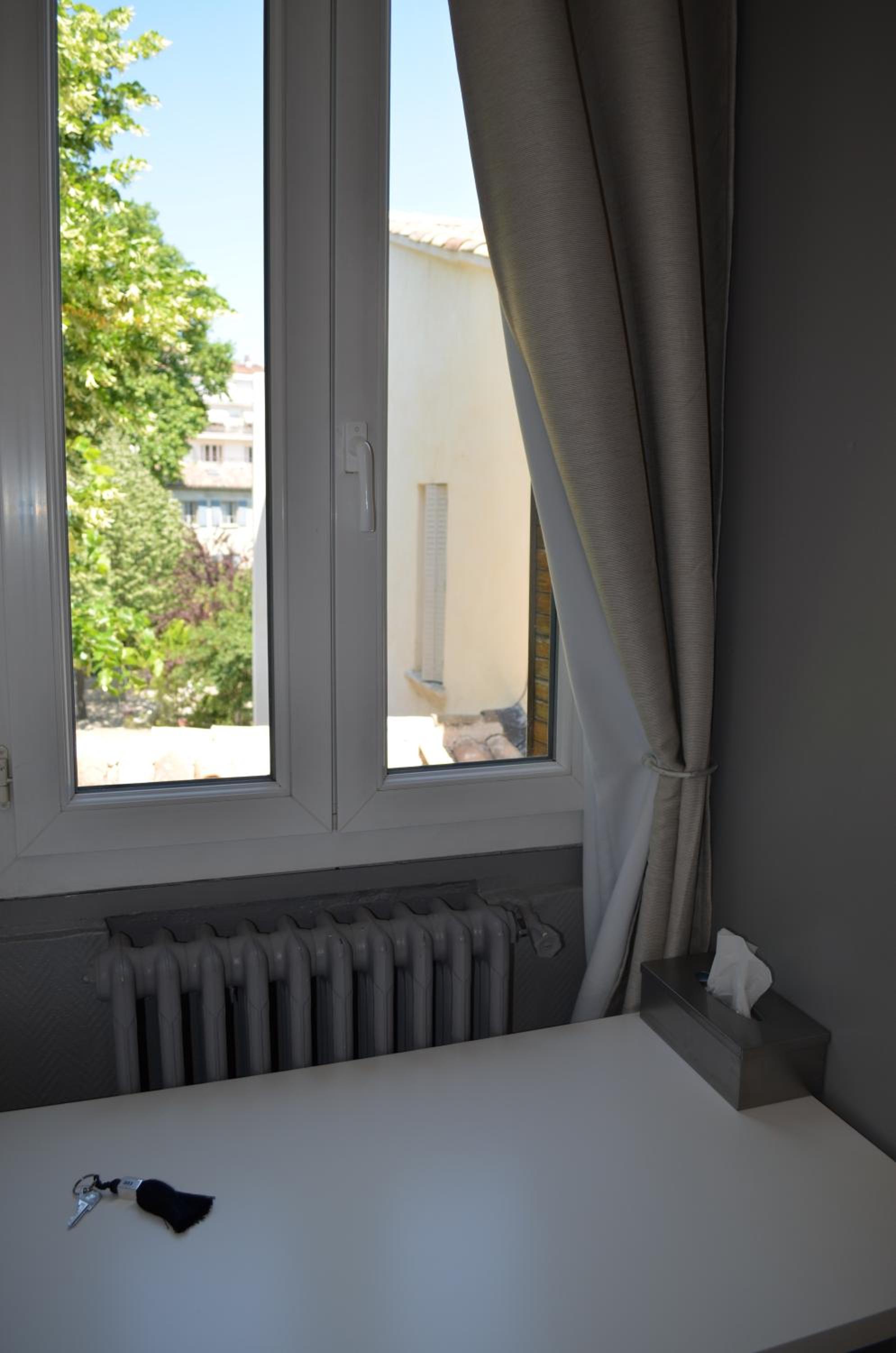 Фото Hôtel Les Corps Saints