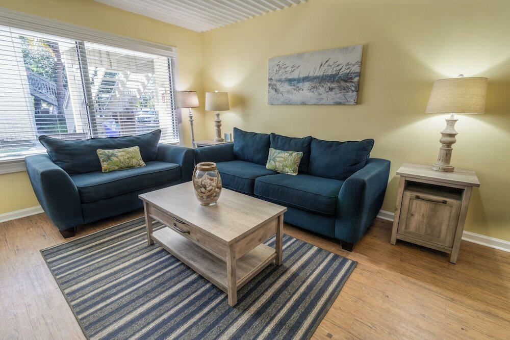 Фото The Oceanfront Litchfield Inn