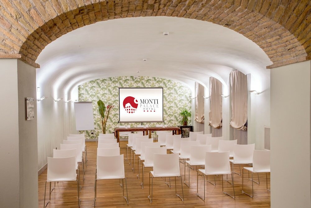 Фото Monti Palace Hotel