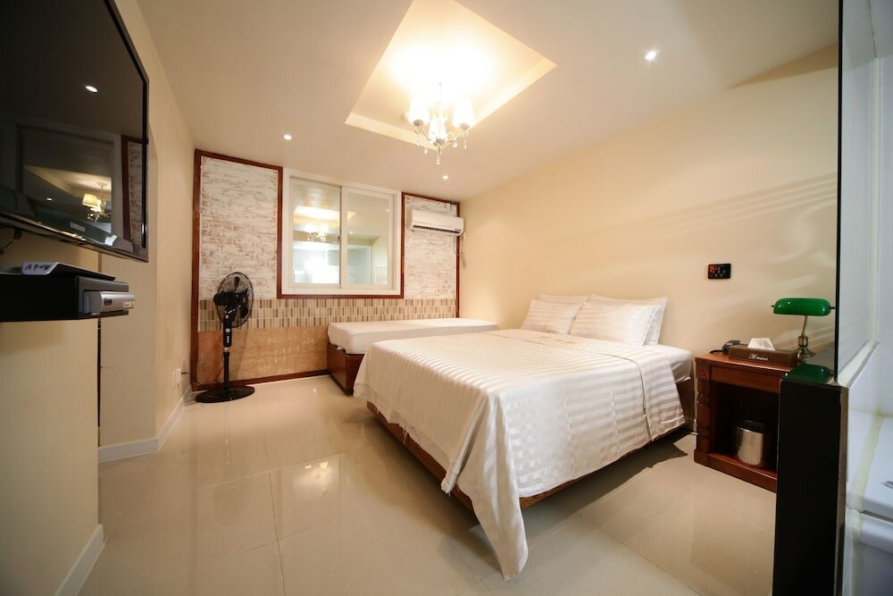 Фото A Hotel Iksan