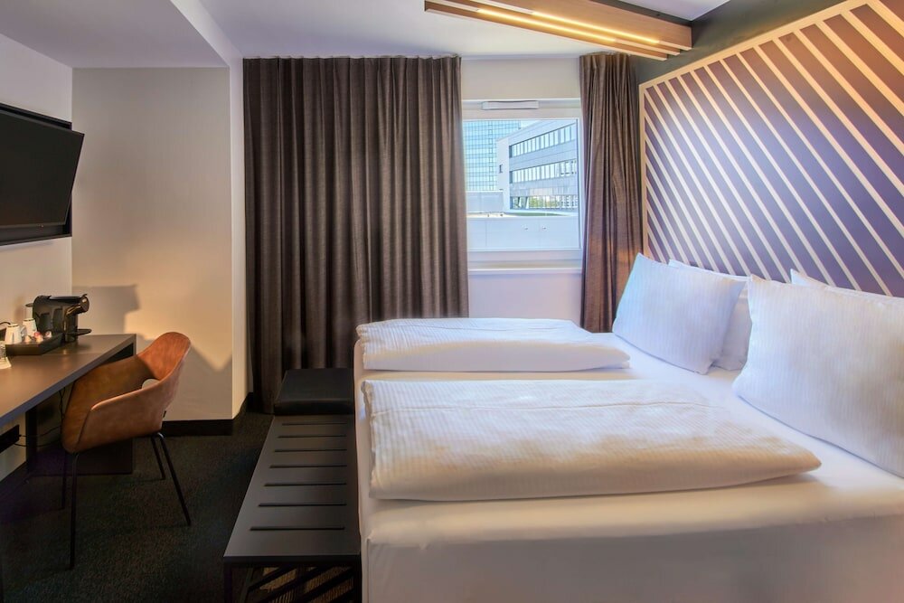 Фото B&b Hotel Frankfurt-Niederrad