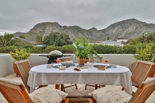 Внешний вид отеля Hermanus Beachfront Lodge в Муниципалитете Оверстранде, фото 5