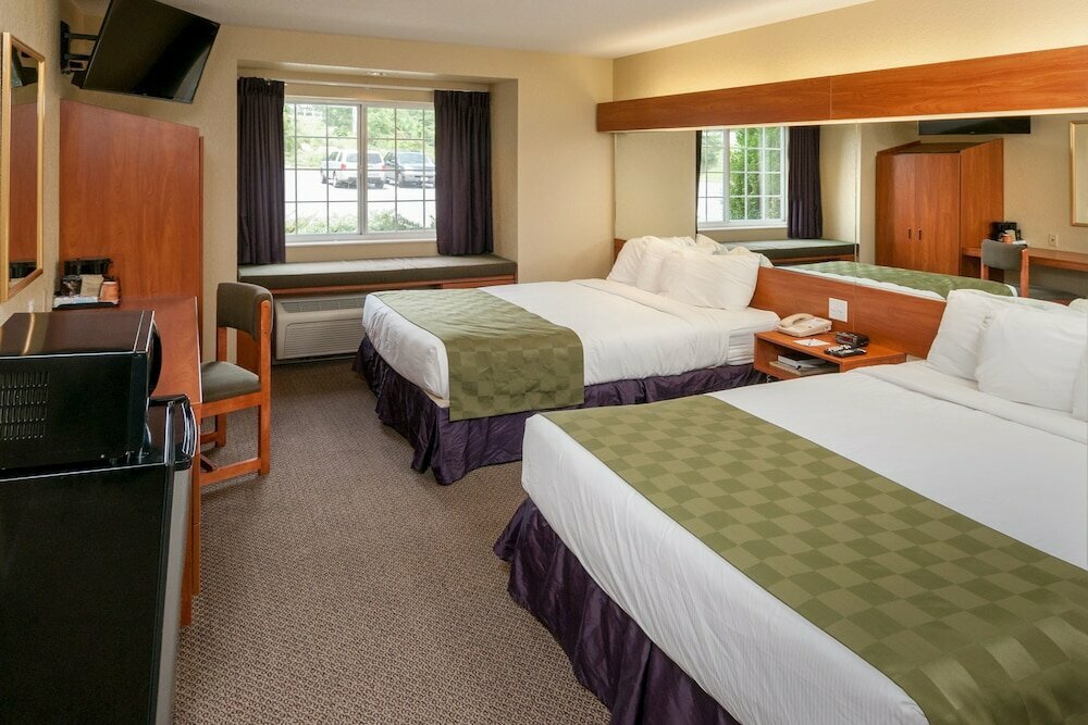 Hotel Microtel Inn & Suites by Wyndham Beckley East, State of West Virginia, photo