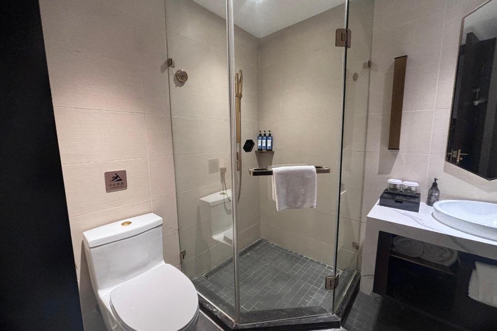 Фото Yitel Premium Shanghai Lujiazui Yuanshen Road Subway Station