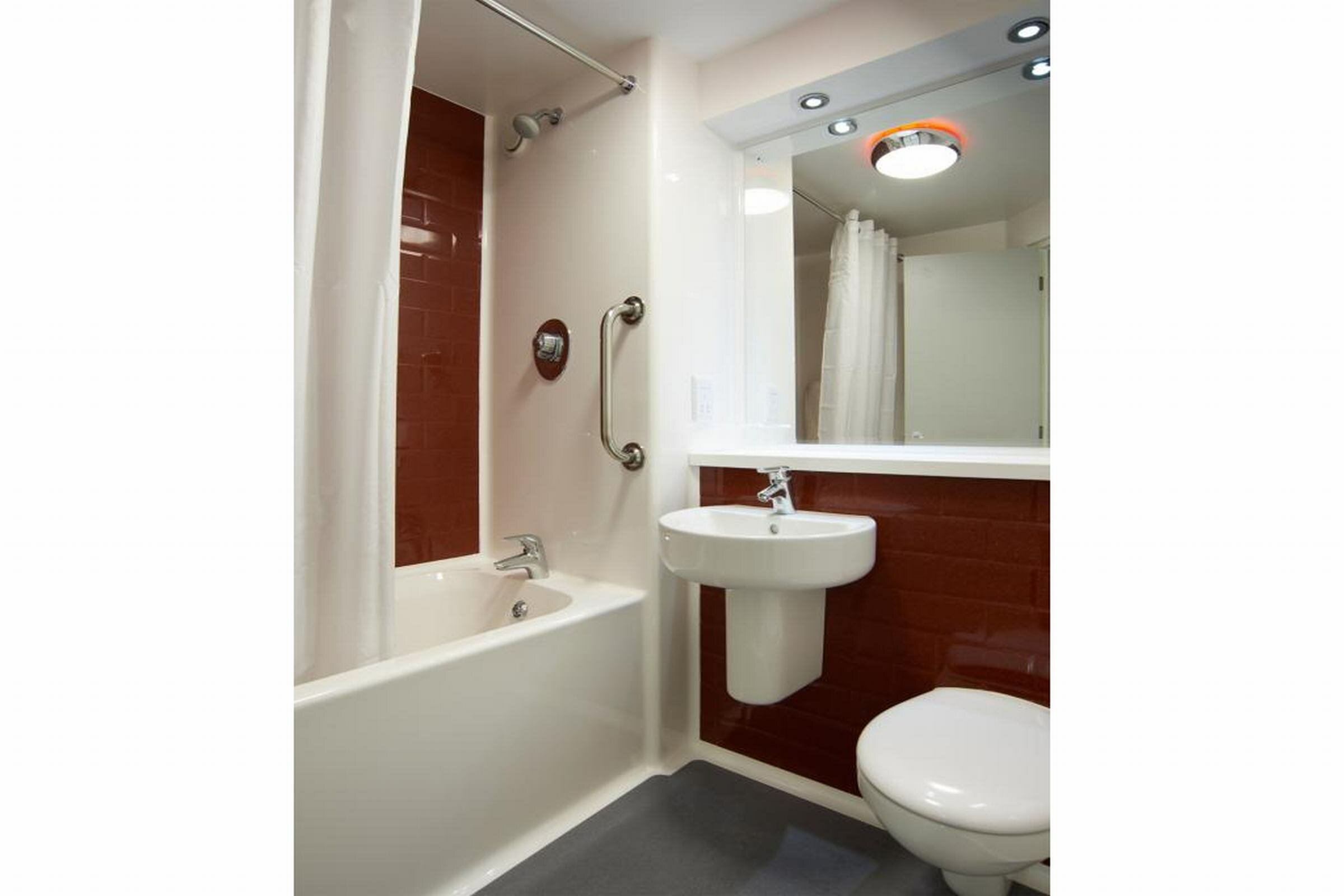 Фото Travelodge Bradford Central