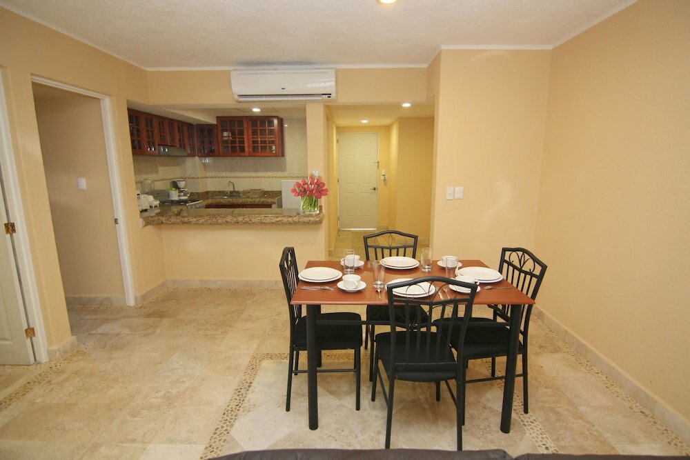 Фото Hotel Villamar Princesa Suites