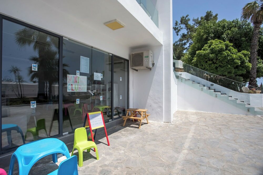 Фото Ellia Hotel