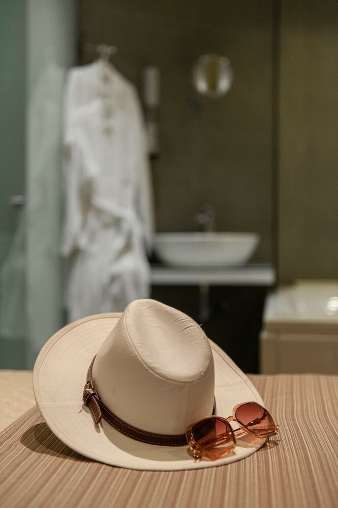 Фото Atlantis Boutique City Hotel