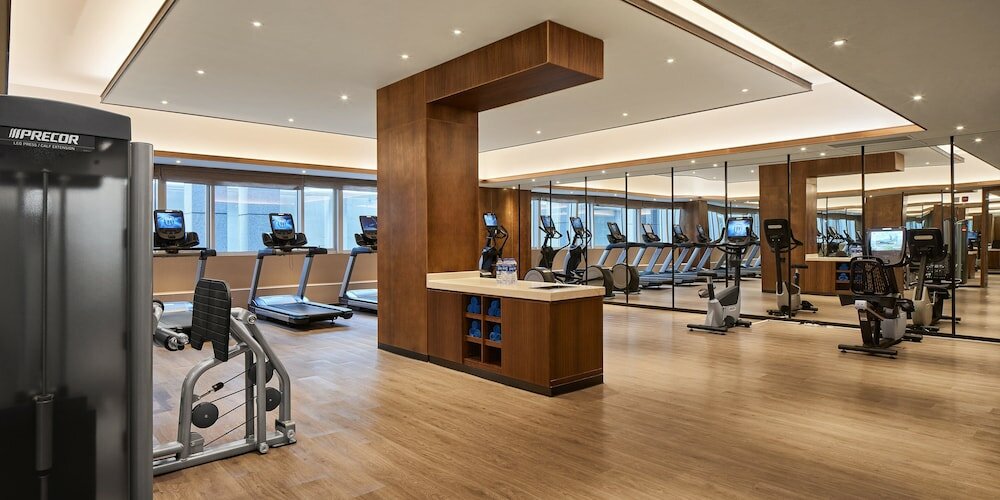 Фото Hualuxe Ningbo Harbor City, an Ihg Hotel