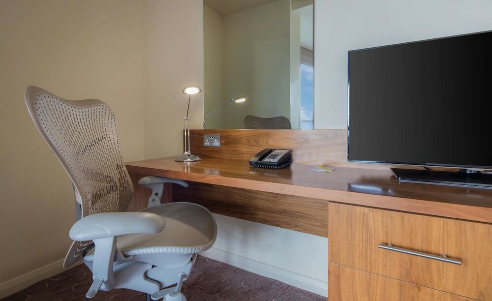 Фото Hilton Garden Inn Luton North