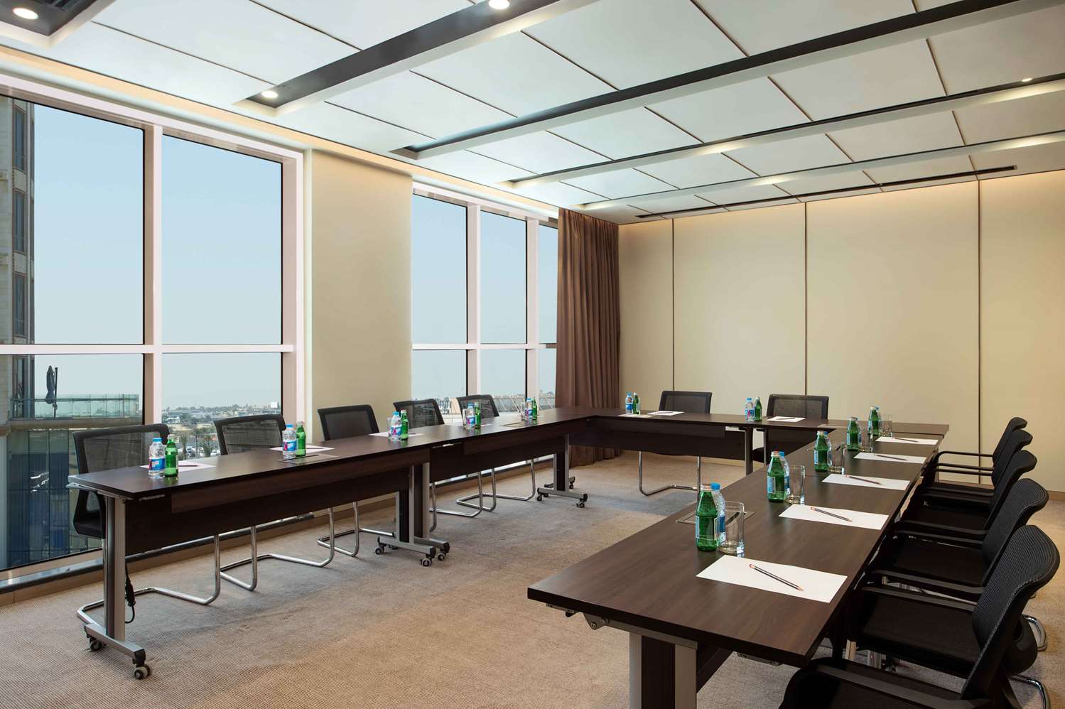 Фото Hilton Garden Inn Al Khobar