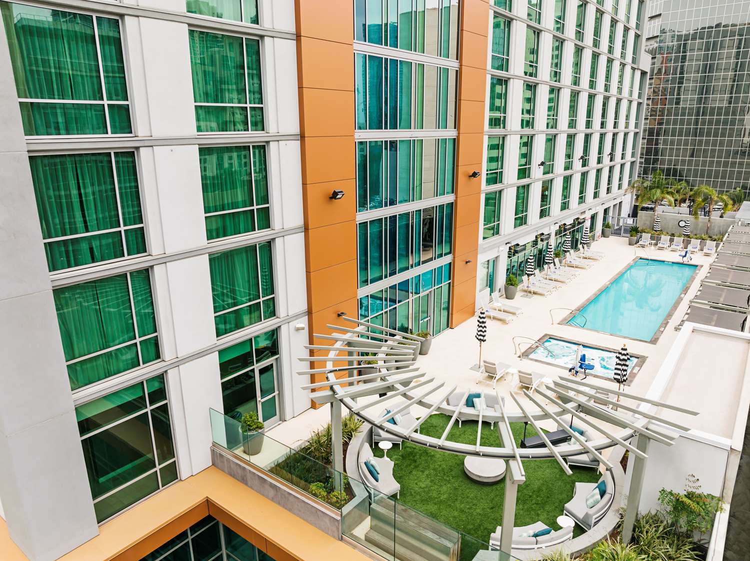 Фото Carte Hotel San Diego Downtown, Curio Collection by Hilton